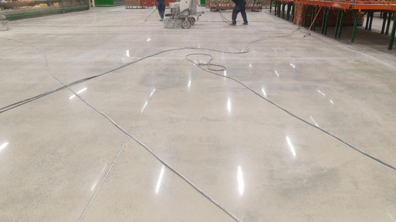 Lapidação de piso de concreto