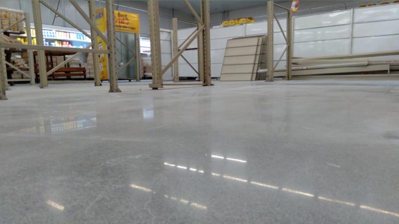 Tratamento de piso de concreto